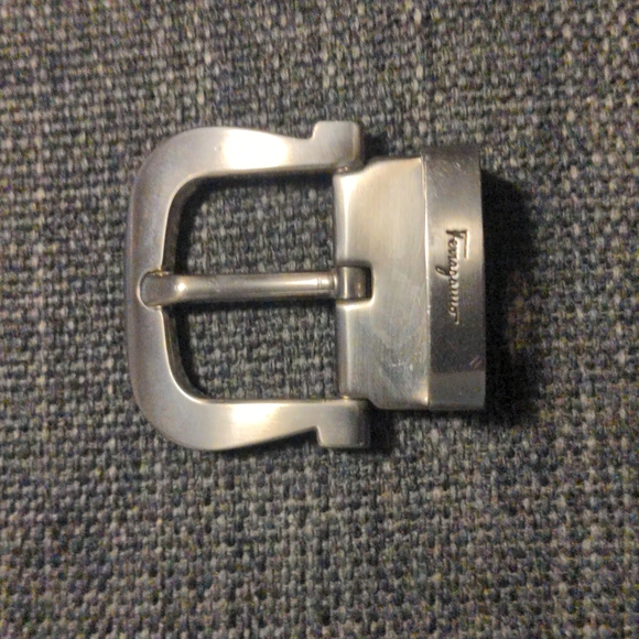 Salvatore Ferragamo belt buckle - Picture 1 of 3